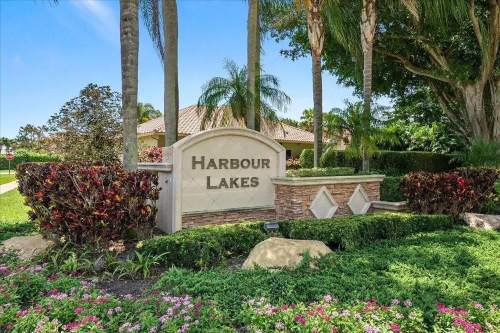 10798 SeaCliff Circle Boca Raton, FL 33498