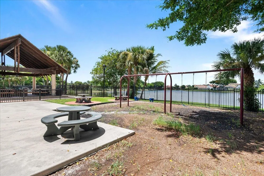 10798 SeaCliff Circle Boca Raton, FL 33498