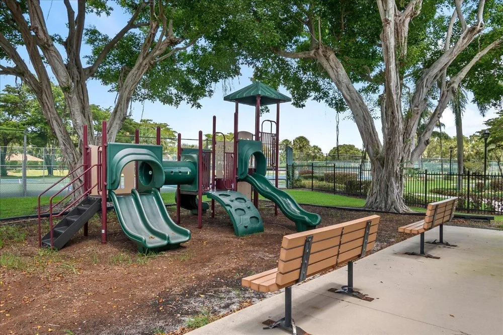 10798 SeaCliff Circle Boca Raton, FL 33498