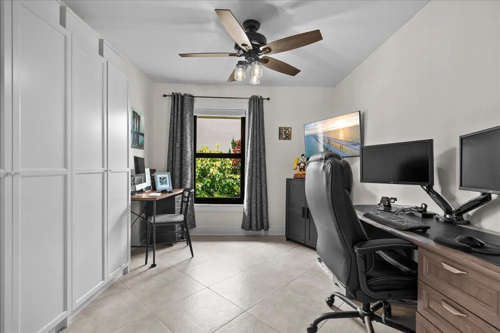 10798 SeaCliff Circle Boca Raton, FL 33498