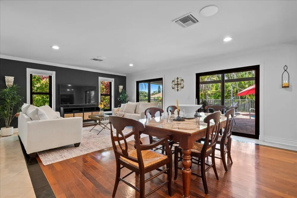 10798 SeaCliff Circle Boca Raton, FL 33498