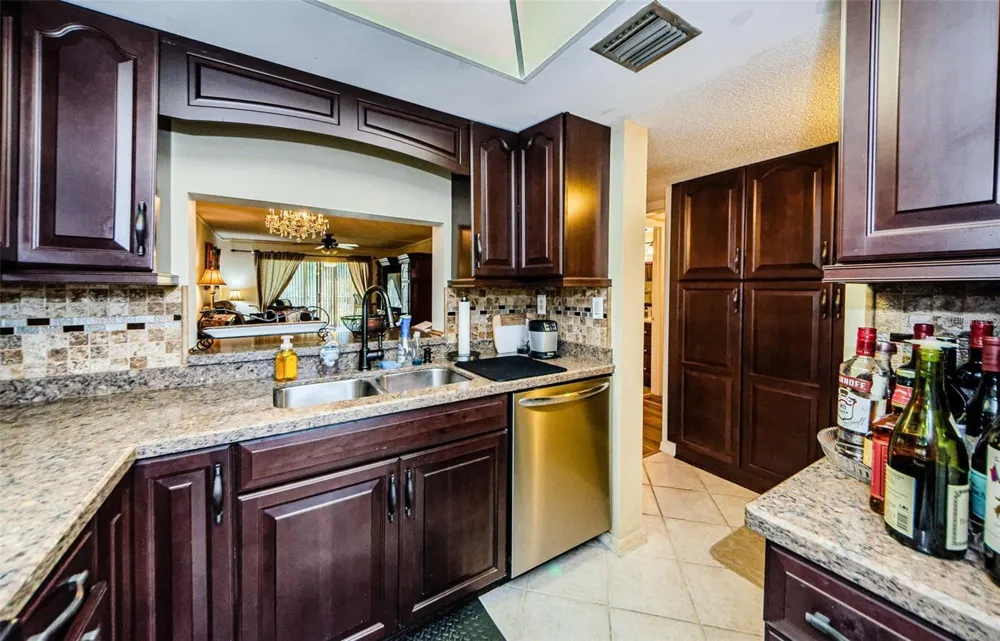 90 S HIGHLAND AVENUE #214 Tarpon Springs, FL 34689
