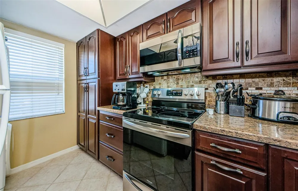 90 S HIGHLAND AVENUE #214 Tarpon Springs, FL 34689