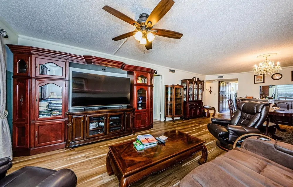90 S HIGHLAND AVENUE #214 Tarpon Springs, FL 34689