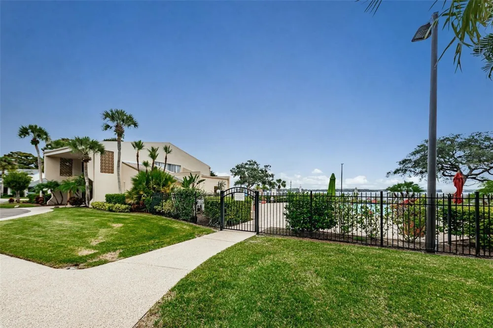 90 S HIGHLAND AVENUE #214 Tarpon Springs, FL 34689