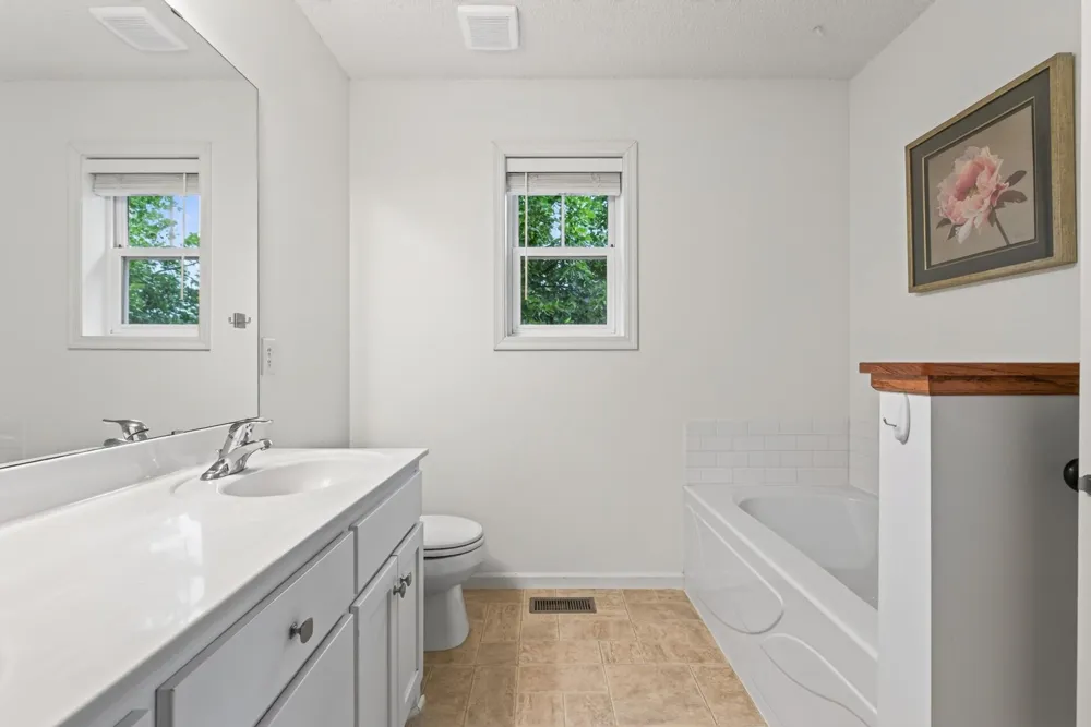1548 Legacy Parkway E Maplewood, MN 55109