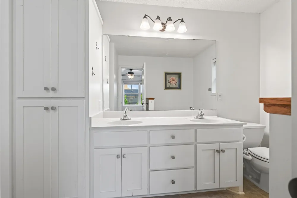 1548 Legacy Parkway E Maplewood, MN 55109