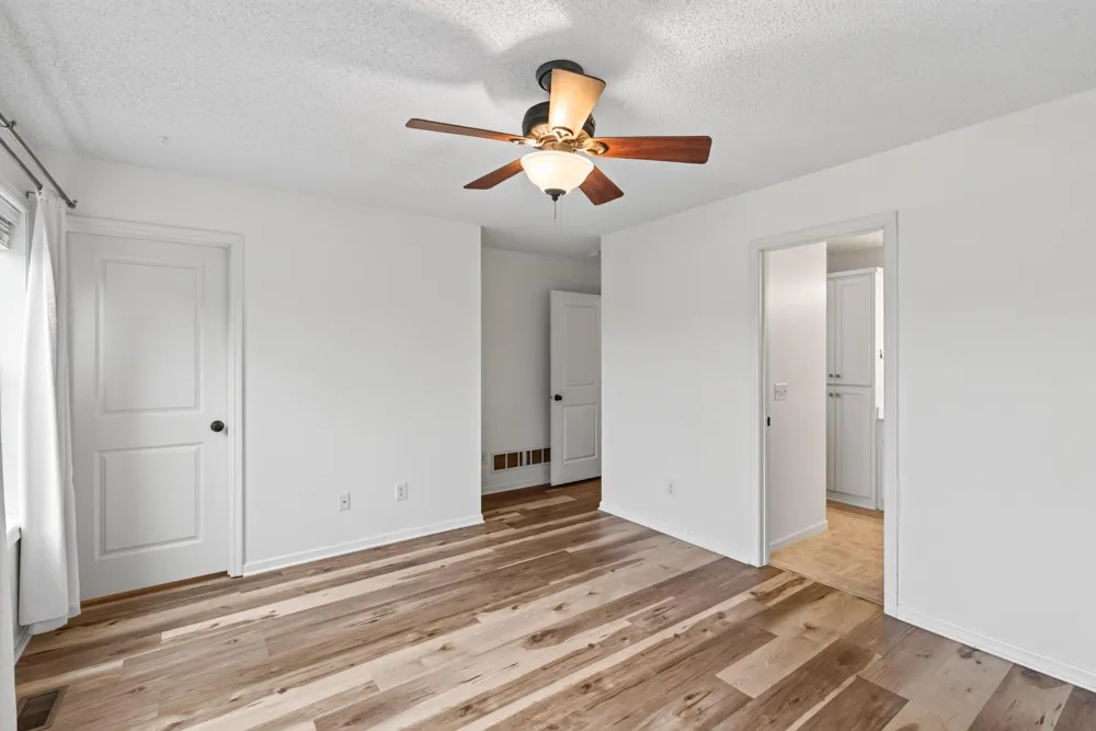 1548 Legacy Parkway E Maplewood, MN 55109