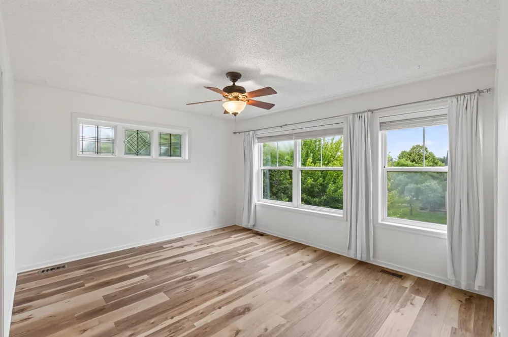 1548 Legacy Parkway E Maplewood, MN 55109