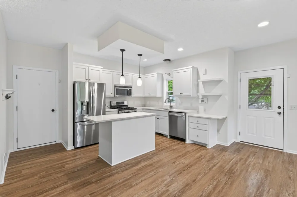 1548 Legacy Parkway E Maplewood, MN 55109