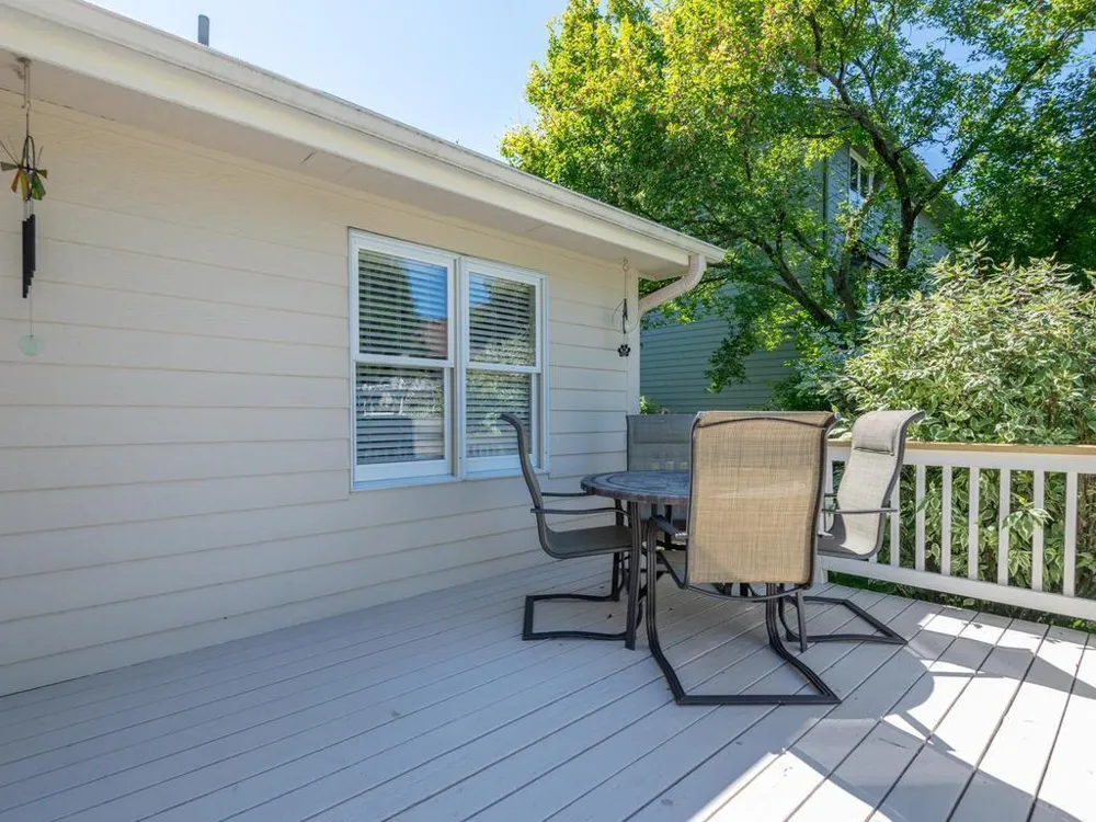 733 Ashley Drive Chaska, MN 55318