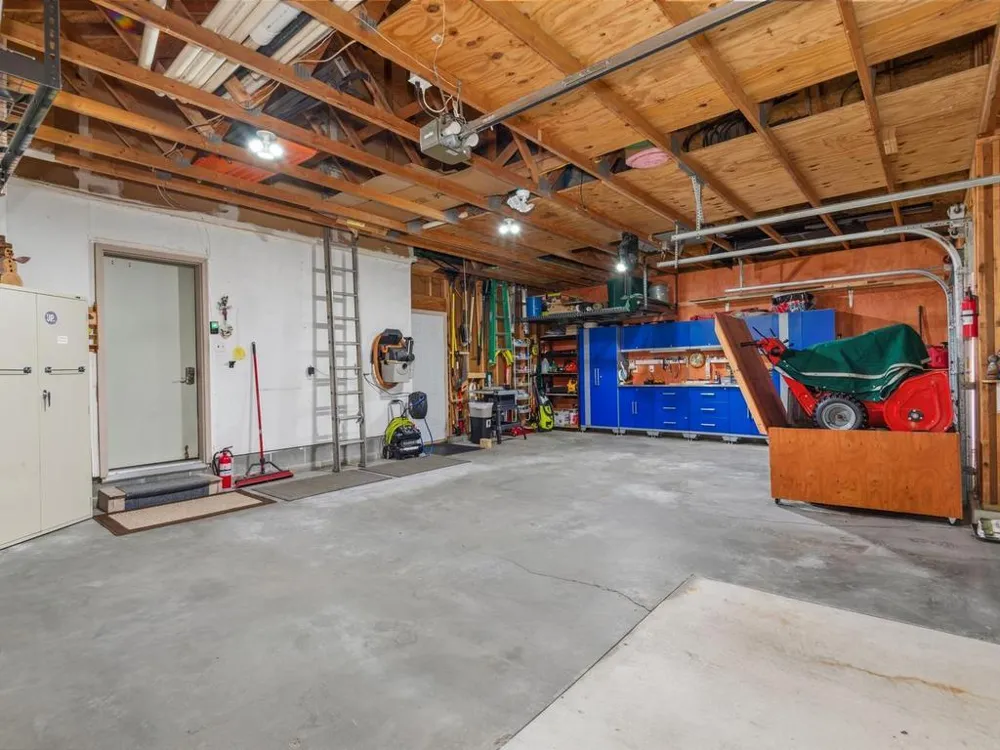733 Ashley Drive Chaska, MN 55318
