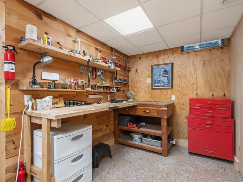 733 Ashley Drive Chaska, MN 55318