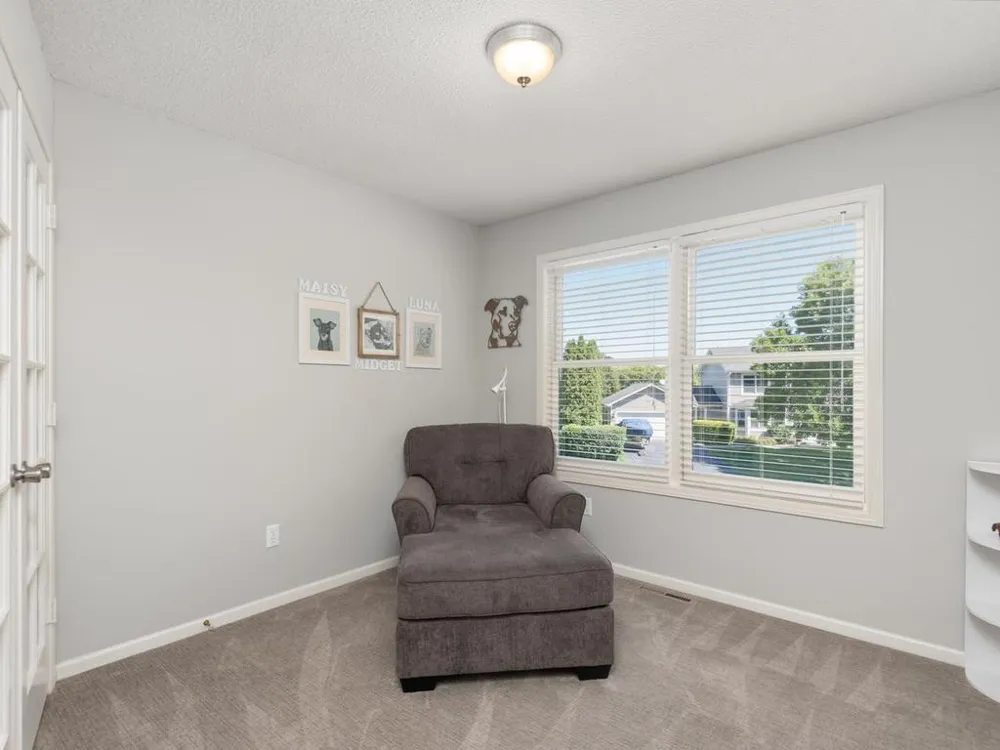 733 Ashley Drive Chaska, MN 55318