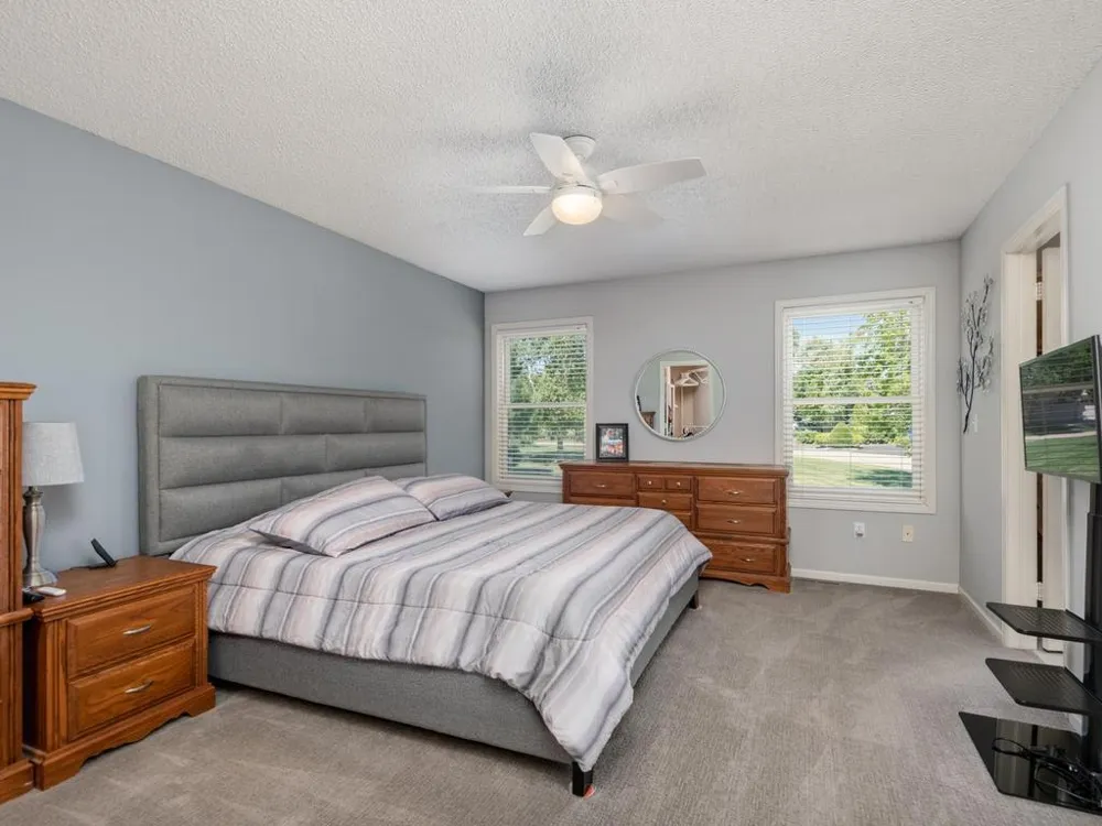 733 Ashley Drive Chaska, MN 55318