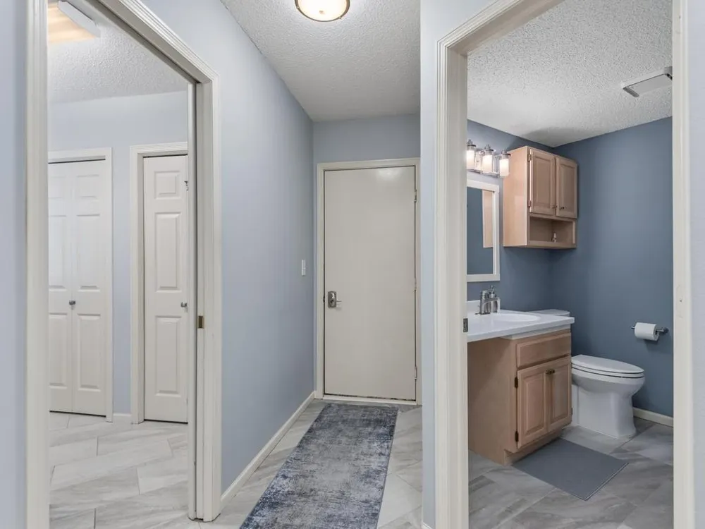 733 Ashley Drive Chaska, MN 55318