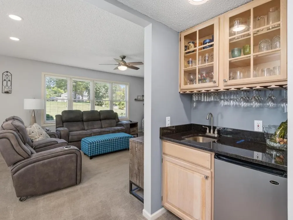 733 Ashley Drive Chaska, MN 55318