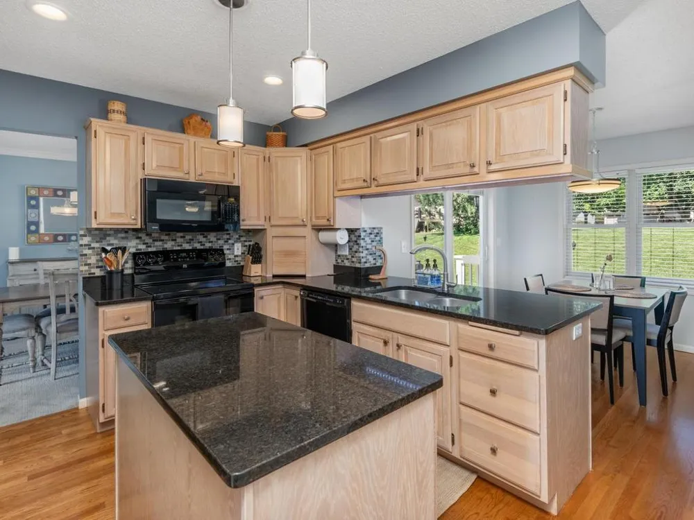 733 Ashley Drive Chaska, MN 55318