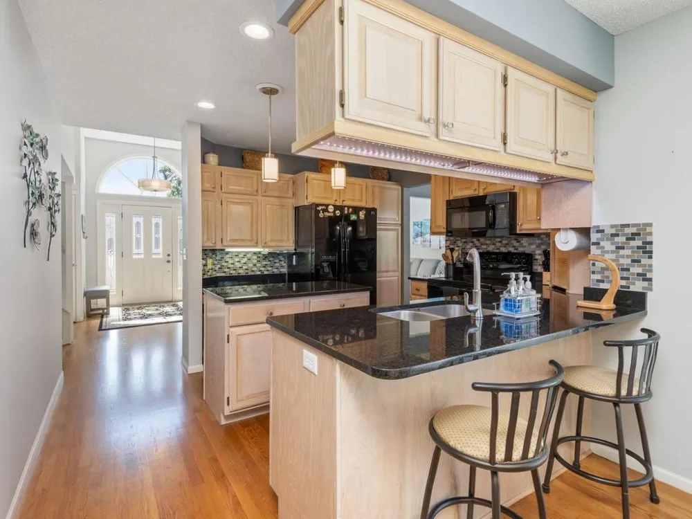 733 Ashley Drive Chaska, MN 55318