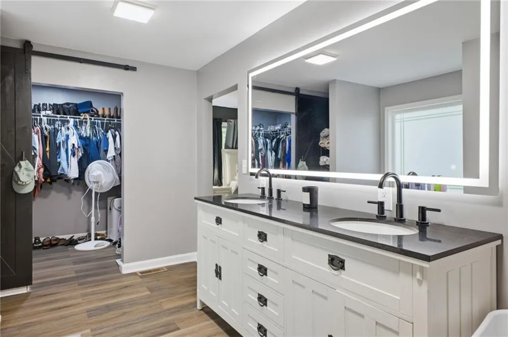 379 Bozeman Road NW White, GA 30184