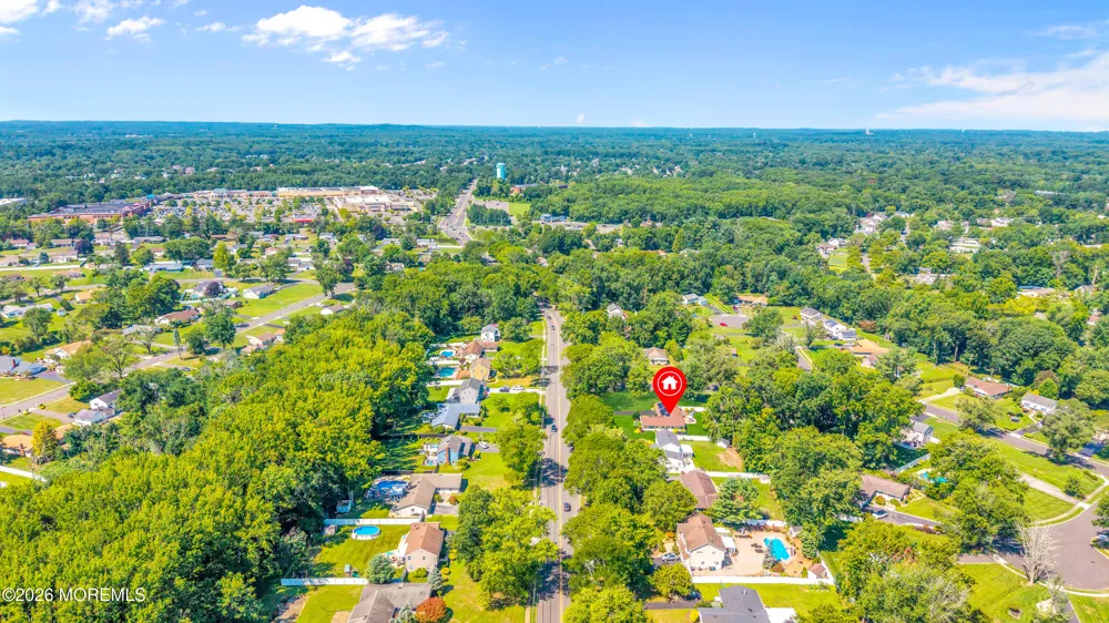 25 Ryan Road Manalapan, NJ 07726