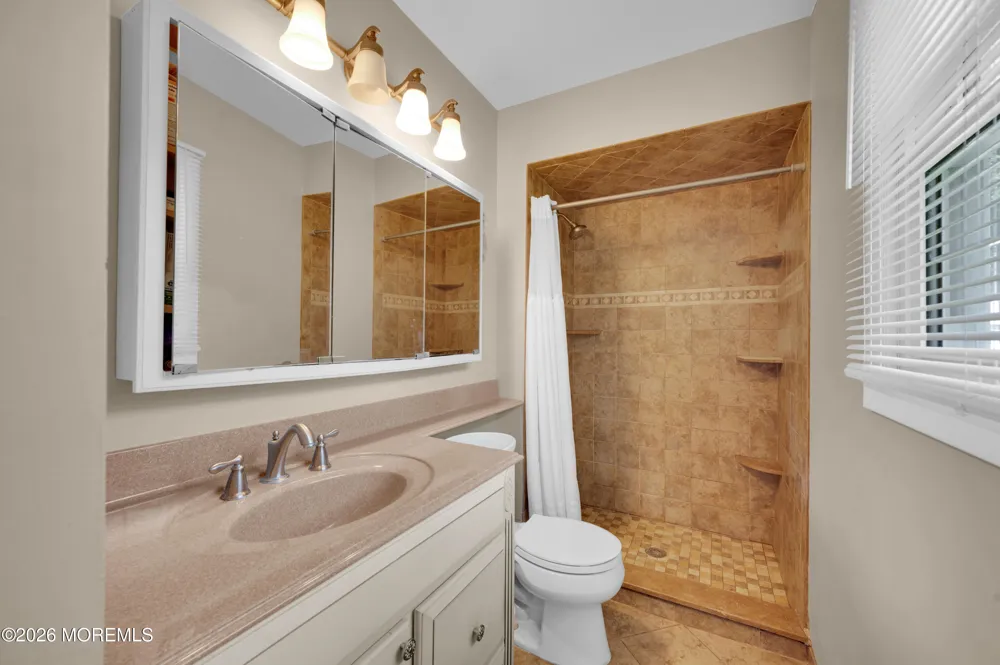25 Ryan Road Manalapan, NJ 07726