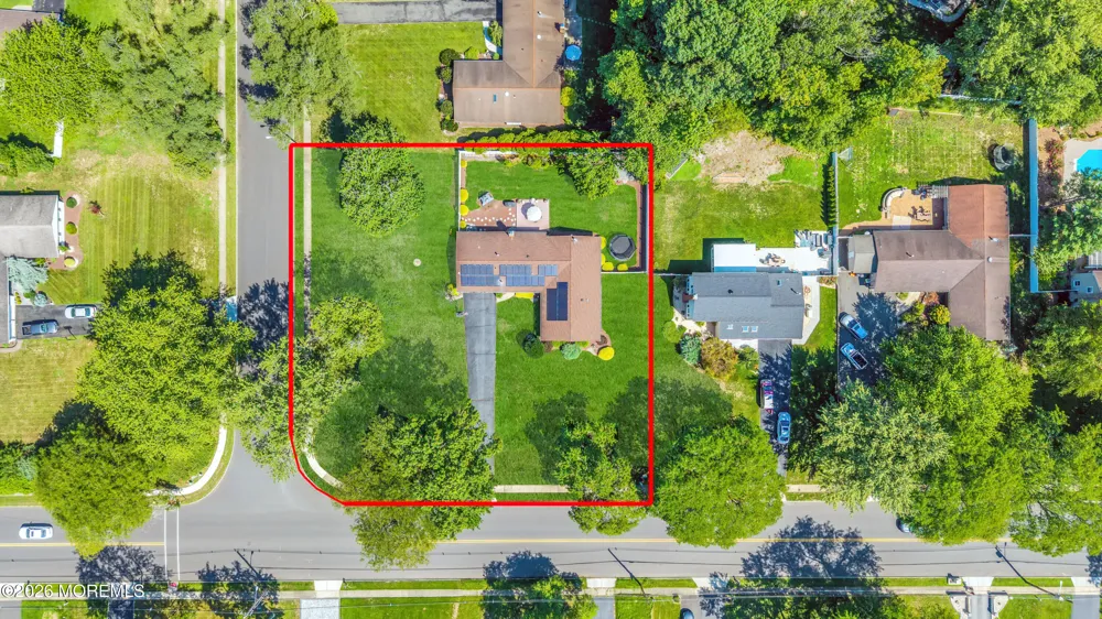 25 Ryan Road Manalapan, NJ 07726