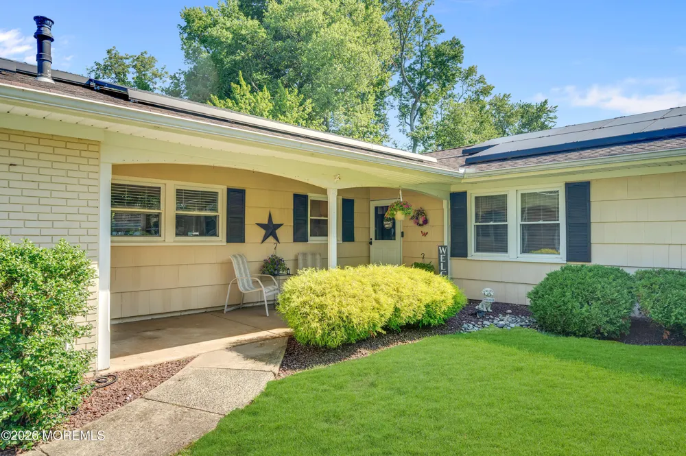 25 Ryan Road Manalapan, NJ 07726