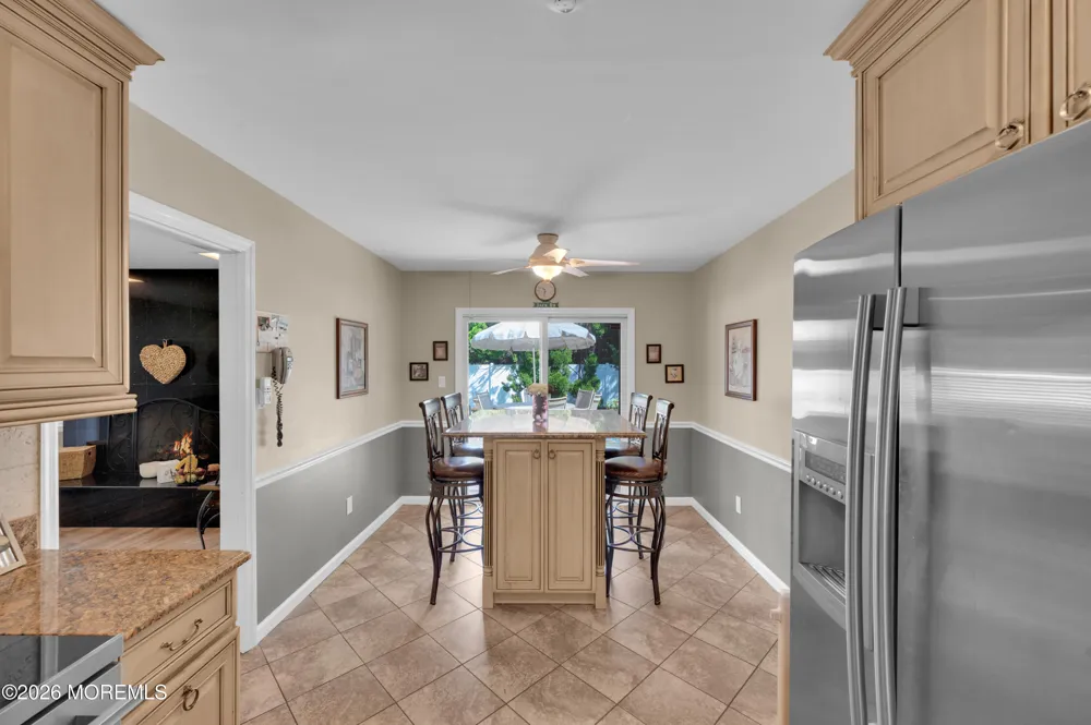 25 Ryan Road Manalapan, NJ 07726