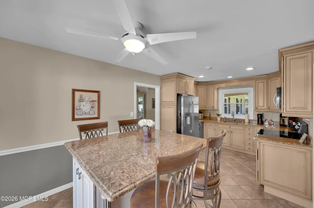 25 Ryan Road Manalapan, NJ 07726
