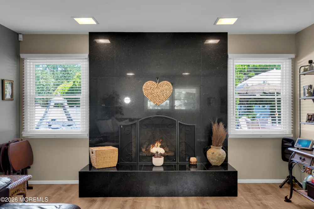 25 Ryan Road Manalapan, NJ 07726