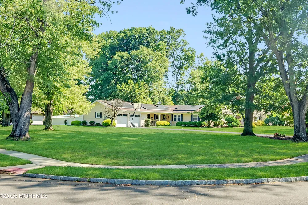 25 Ryan Road Manalapan, NJ 07726