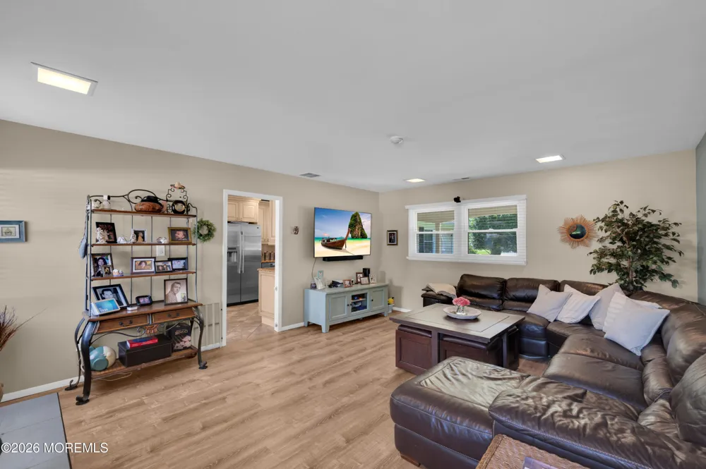 25 Ryan Road Manalapan, NJ 07726