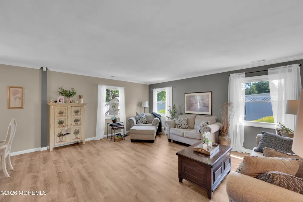 25 Ryan Road Manalapan, NJ 07726