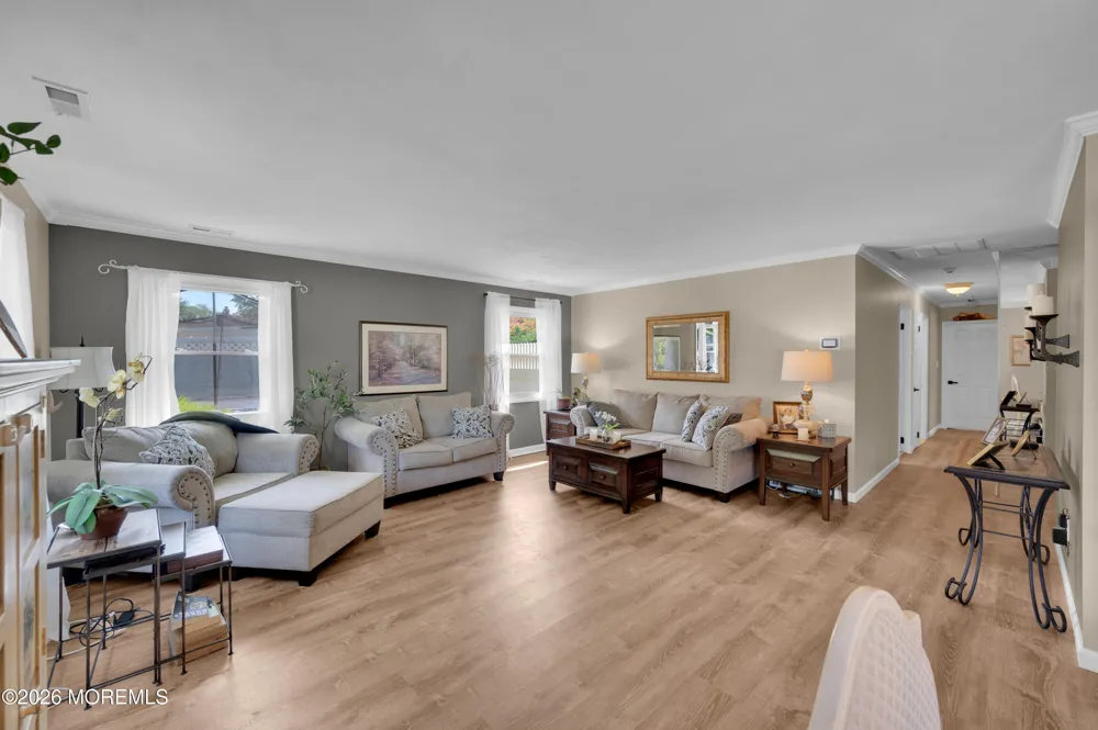 25 Ryan Road Manalapan, NJ 07726