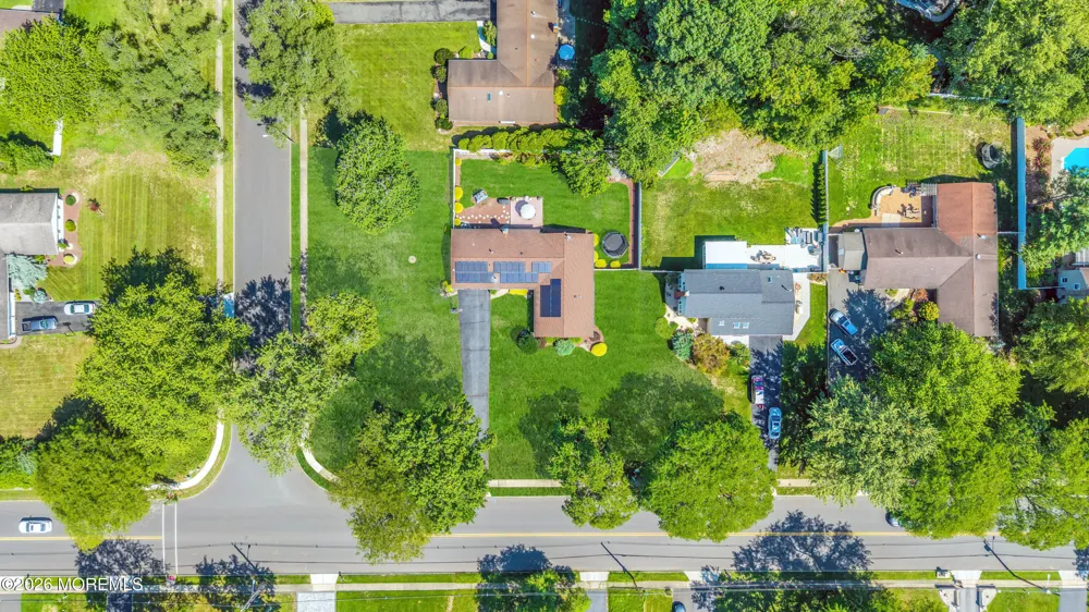 25 Ryan Road Manalapan, NJ 07726