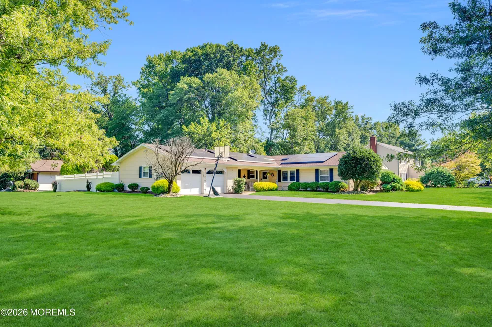 25 Ryan Road Manalapan, NJ 07726