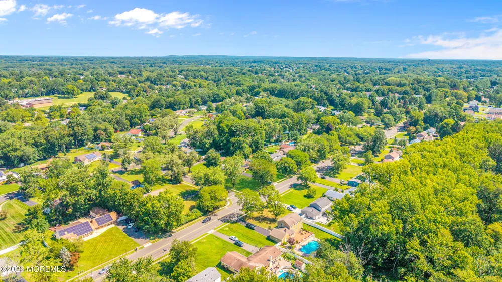 25 Ryan Road Manalapan, NJ 07726