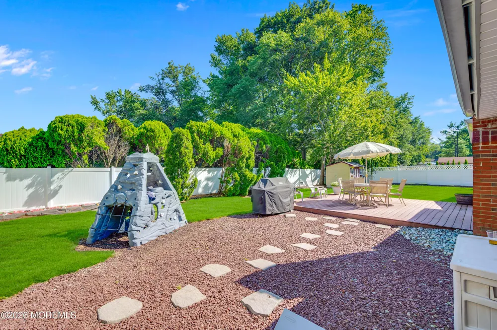 25 Ryan Road Manalapan, NJ 07726