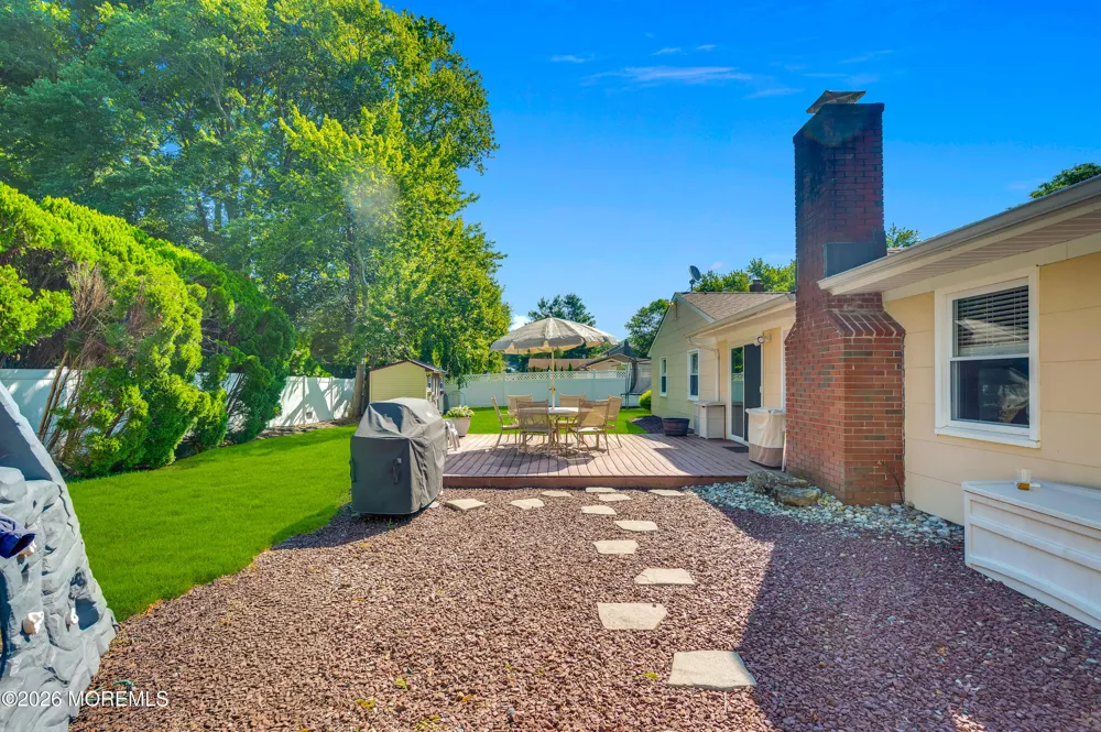 25 Ryan Road Manalapan, NJ 07726