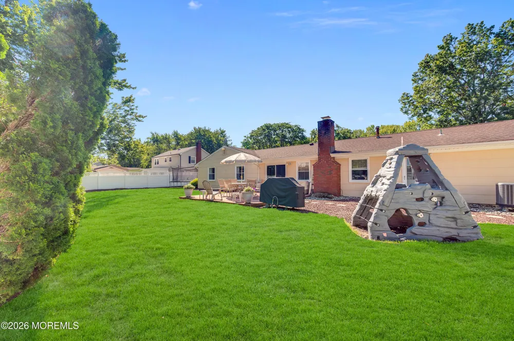 25 Ryan Road Manalapan, NJ 07726