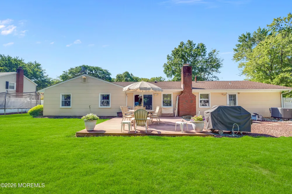 25 Ryan Road Manalapan, NJ 07726