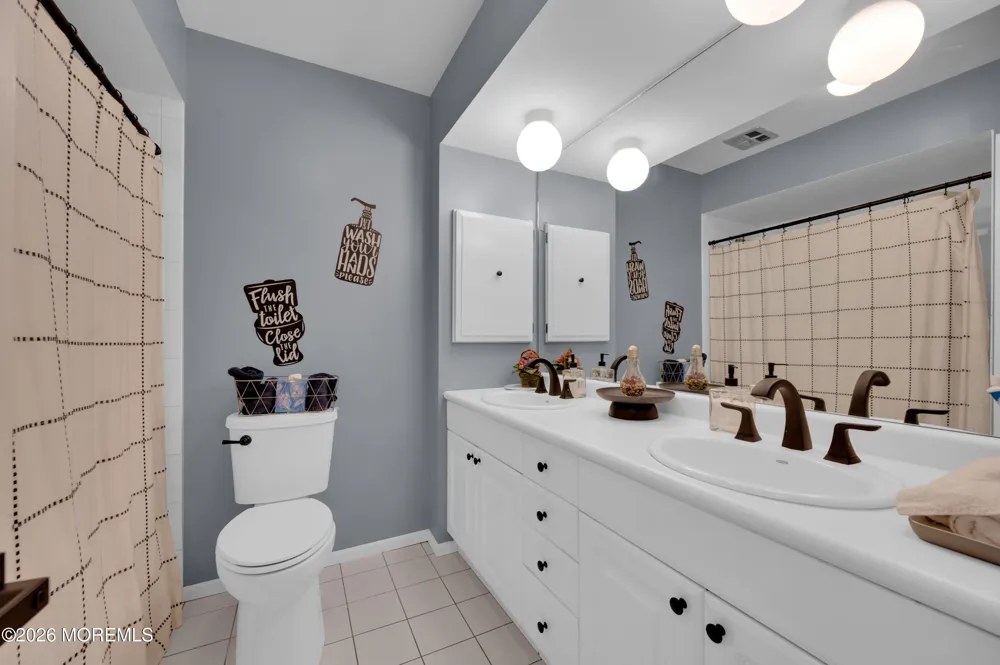 25 Ryan Road Manalapan, NJ 07726
