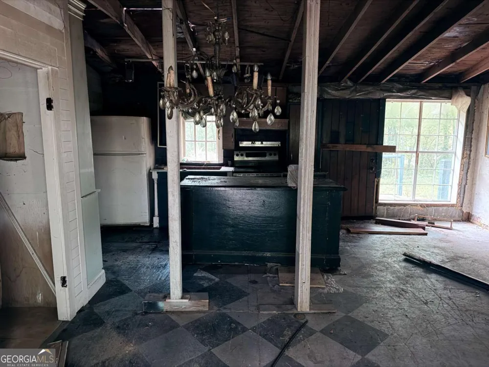 33 Tower ST Kingston, GA 30145