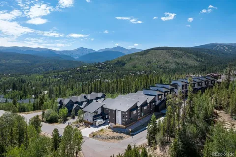366 Lake Trail