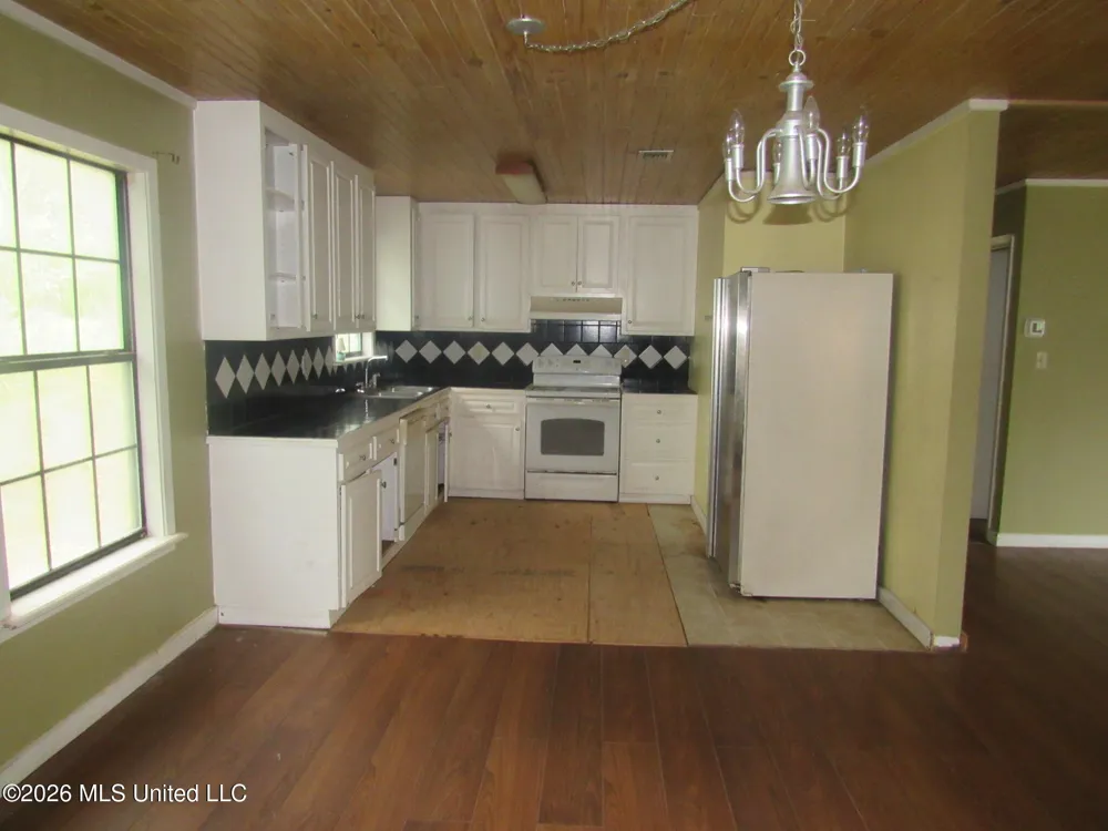 201 Lafferty Road Batesville, MS 38606