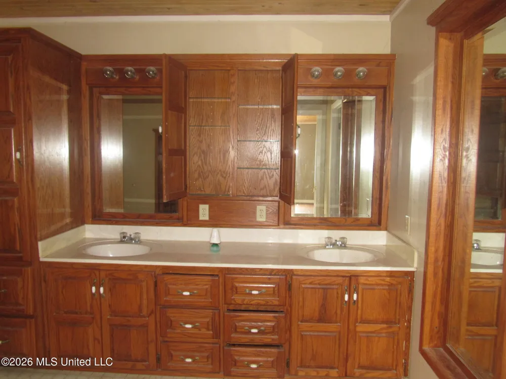201 Lafferty Road Batesville, MS 38606