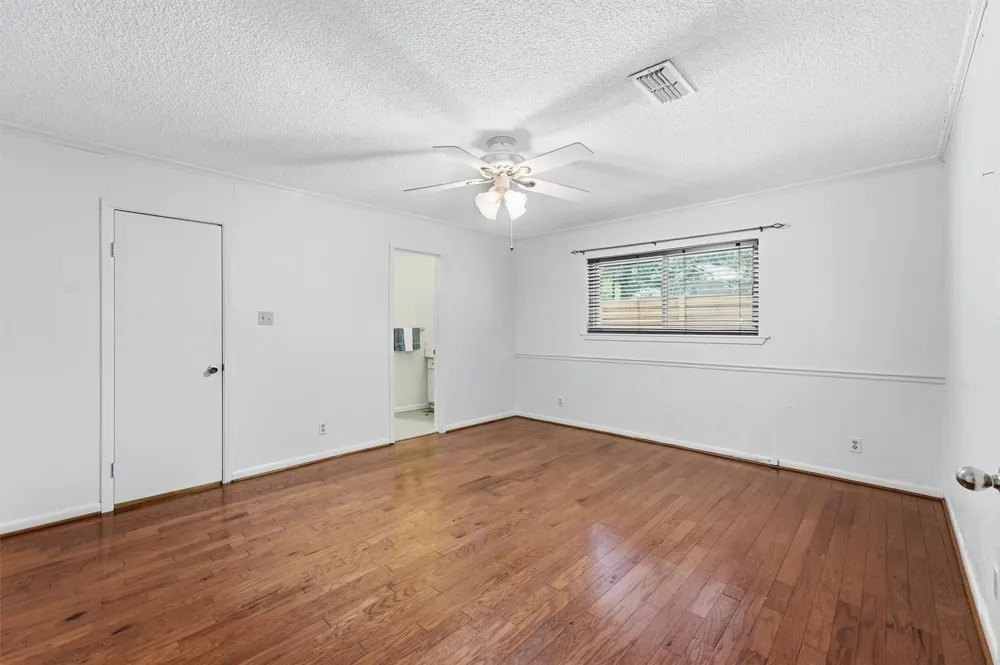 1327 Castle Hill Trail Kingwood, TX 77339