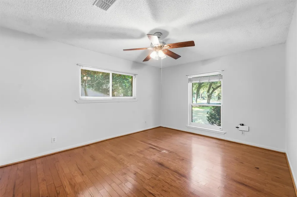 1327 Castle Hill Trail Kingwood, TX 77339