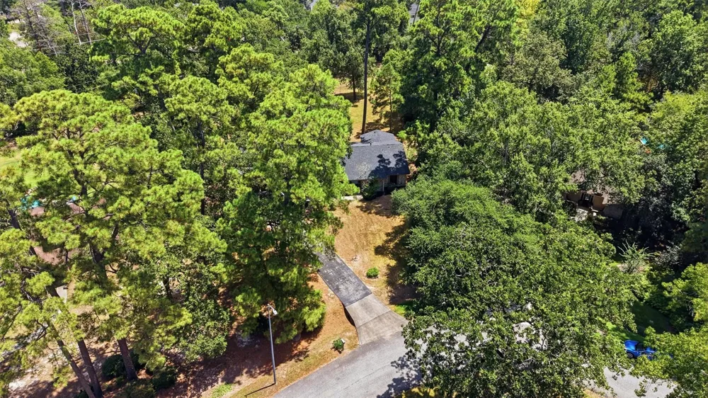 1327 Castle Hill Trail Kingwood, TX 77339